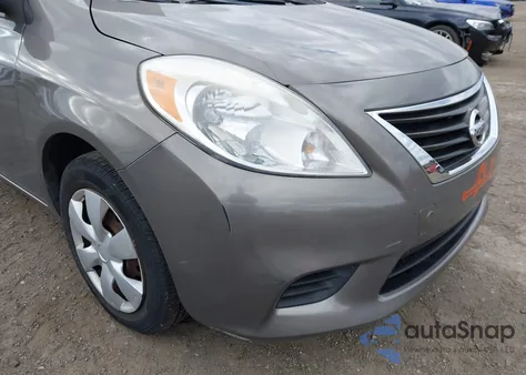 2013 Nissan Versa 1.6 Sv z USA, uszkodzony, nr VIN 3N1CN7AP9DL874460